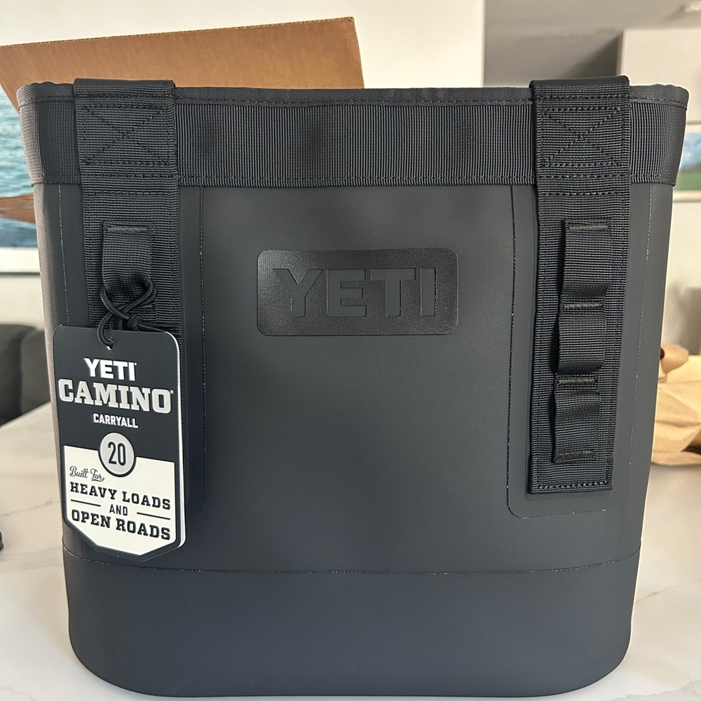 Yeti Camino Carryall 20 - black NWT